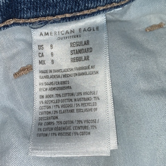 🌟American Eagle Mom Jeans🌟 - Picture 3 of 3